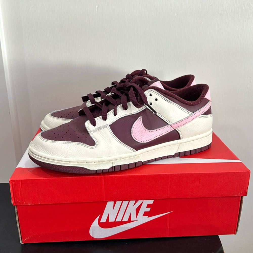 Nike Dunk Low Retro - "Valentine's Day" size 10.5 US MENS